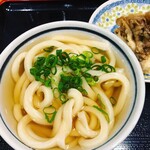 純手打ち讃岐うどん五郎 - あつあつうどん小¥400
      まいたけ天¥130