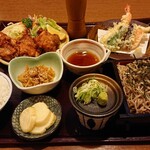 ながや食堂 - 料理写真:選べるランチのトリカラと天ぷらのセットお蕎麦大盛り