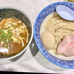 つけ麺 一燈 - 伊勢海老つけ麺　燻製半熟煮卵トッピング