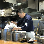 中華蕎麦 とみ田 - 富田店主が調理