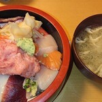 Sushi Sada - ちらし並盛り