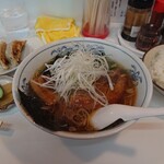 Touyou Ramen - ローバー麺と大ライス、餃子