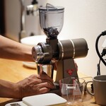 THIRD PLACE ROKKO - オーダーを受けてから豆を挽きます