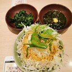 大戸屋 - しゃきしゃきキャベツ、ほうれん草の胡麻和え、あかもく