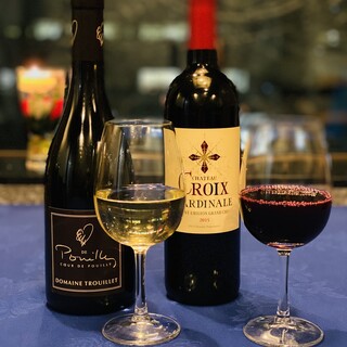 厳選されたワイン４０種を７ヶ国より