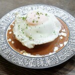 トリワイン ＰＩＫＯＳＨＨＨＵ - 地鶏１００％ハンバーグ＋トリデミグラス＋目玉焼き