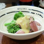 桶家乃隠居 - 菜の花とホタルイカの酢みそ和え