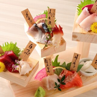 We are proud of our delicious Seafood! Sashimi, Sushi, robatayaki, etc.♪