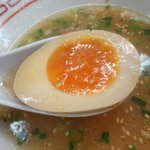 ラーメン浅野2号 - よい塩梅の味玉。しっかり味が染みてます。