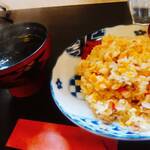 華膳 - チャーハンと味噌汁