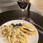 Alitalia Lounge Gate E - つまみやワイン