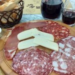 Mercato Centrale Firenze - 生ハム、サラミ、チーズ盛り合わせ