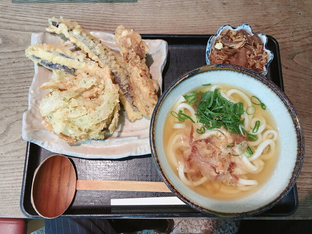 セルフうどんいりこ よし田や 和兵衛 岡山駅前 うどん 食べログ