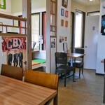 コッテジ - テーブル席