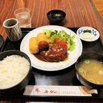 Otani Resutoran - カニクリームコロッケ＆ハンバーグ定食。1380円
