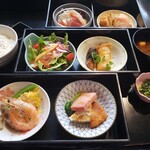 せせらぎダイニング - 松花堂三段弁当 １５００円＋税