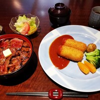 赤坂 津つ井 総本店 - ビフテキ丼＆カニクリームコロッケ