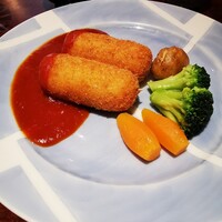 赤坂 津つ井 総本店 - カニクリームコロッケ