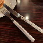喫茶 銀座 - 100円ショップで購入した様なナイフとフォーク