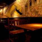 なっぱjuicy - 店内には大きな絵が飾ってあります。