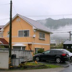 グランヒル - 駐車場から見たお店