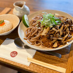 きのこかしわキーマうどん