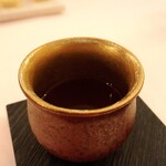 ラ・トゥーエル - スミイカのコンソメスープ