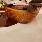 ラ・トゥーエル - 分厚いパイ包み焼き