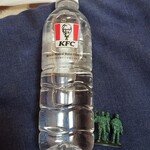 ケンタッキーフライドチキン - ドリンク写真:富士山の天然水 500ml_120円