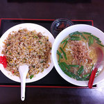 四季紅 水戸店 - 台湾塩ラーメン+炒飯 680円