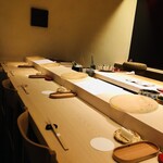 たかおか - ６席のカウンター