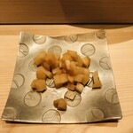 たかおか - さいの目ガリ。お皿がタイムふろしき柄♪