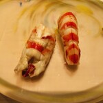 たかおか - 車海老を温かいたれにつけて食べやすい大きさに