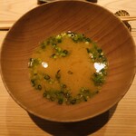 たかおか - 海老出汁と思われる味噌汁～ウマ