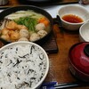 大戸屋 - 料理写真:1912_大戸屋 プラザ・インドネシア-Ootoya Plaza Indonesia-_たっぷり野菜と鶏団子鍋定食＠100,800Rp+ごはんひじき＠10,000Rp