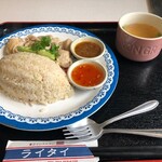 Sairun - タイ風鶏肉ご飯セット