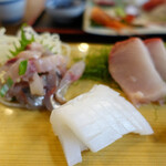 青木さざえ店 - アジ叩き、イカ、カンパチ