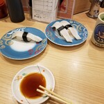 回転寿し トリトン - タコ頭２皿というスタート。