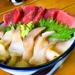 ぷらっと食堂 - ホッキ・本マグロ丼（１６００円）