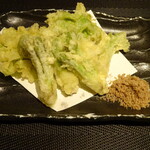 Gochisou Ya Pokkura - 山菜天ぷら（ふきのとう・たらの芽）