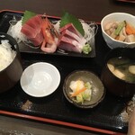 Kiyari - 刺し身三点盛り御膳