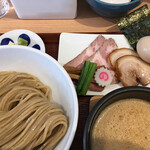 ラーメン 歩く花 - 