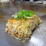 Okonomiyaki Hirano - 「お好み焼き　そばライス」（750円）+「エリンギ」（150円）