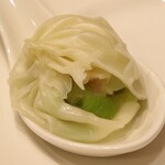 鼎泰豊 - 「ヘチマとえび入り小籠包」の中身