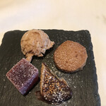 レストラン マノワ - Mene Verdure ９６８０円。小菓子。お食事の満足度が高いと、小菓子の価値が上がりますね（╹◡╹）