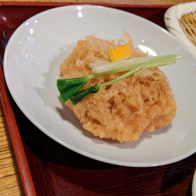 駒形橋の横にある 吾妻橋 やぶそば 絶品の 芝海老のかき揚げ By Umai Tv 吾妻橋 やぶそば あづまばしやぶそば 浅草 東武 都営 メトロ そば 食べログ