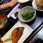 満留古 - 鰤照り焼き定食