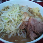 ラーメン二郎 - ラーメン少なめ、脂少なめ、ニンニク