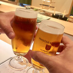 すし伊澤 吉祥寺 - ■生ビール ザ・プレミアムモルツ マスターズドリーム
                                
                                   乾杯〜〜♫