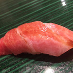 すし伊澤 - ■大とろ
      
         京都府産。
         いや〜〜美しい✨
         芸術的。
         トロけました。
         もうありません。